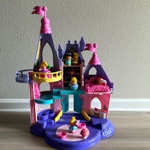 Disney Castle Little People with dolls